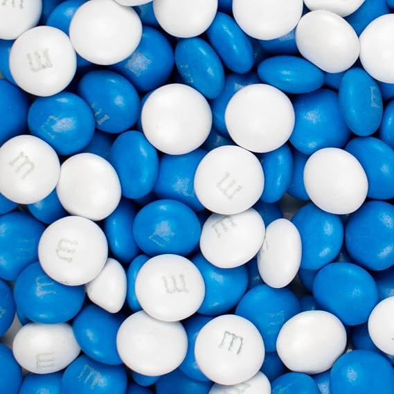 1.5 lbs Blue & White Coated Milk Chocolate Bulk Candy Mix (750 Pieces)