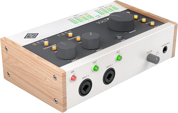 Universal Audio VOLT 476 USB 2.0 Compatible Audio Interface 4 in/4 out 1176 Compressor Mode/Vintage Microphone Preamp Mode
