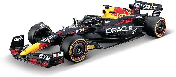 Bburago 1:24 Scale 2023 Formula Racing Oracle RB19 (2023) Diecast Vehicle with Helmet, Verstappen #1