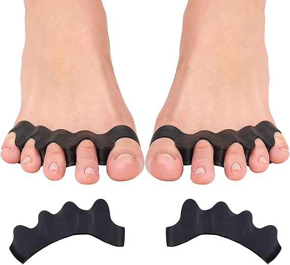 Toe Spacers(1 Pair), Gel Toe Separators to Correct Toes, Bunion Corrector for Women Men Toe Spacer Hammer Toe Straightener Toe Stretcher Big Toe Separators (Black)