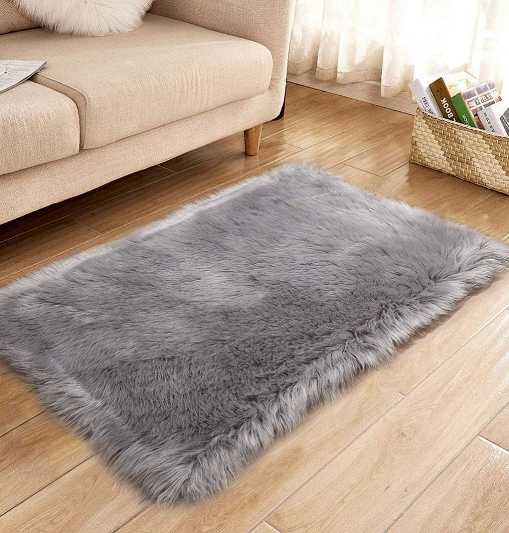 Fluffy Rugs Living Room, Grey Faux Fur Rugs for Bedroom, Soft Sheepskin Rug,Small Washable Kids Rug,High Pile Area Carpet,Non Slip Bedside Carpet, Square Carpets for LoungeGrey,40x60cm