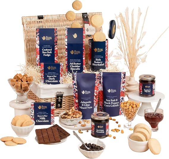 The British Hamper Company Luxury Family Sharing Food Hamper, Gourmet Snack Basket, Sweet & Savoury Treats, Chocolate, Biscuits, Crisps, Nuts, Jam, Artisan Foods, Gift for Families & Couples